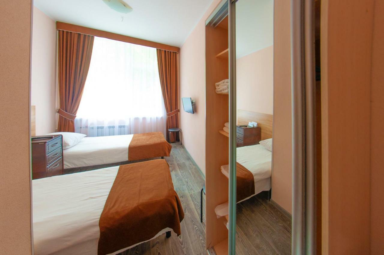Seven Hotel Vyshneve Ngoại thất bức ảnh